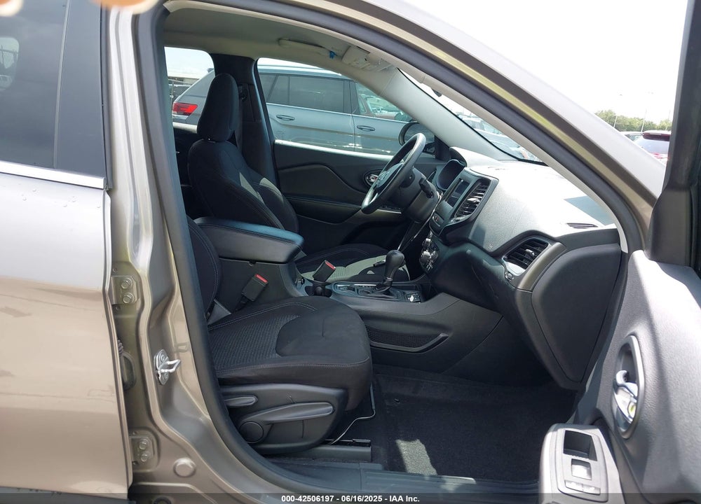2019 JEEP CHEROKEE VIN: 1C4PJLCB5KD358412