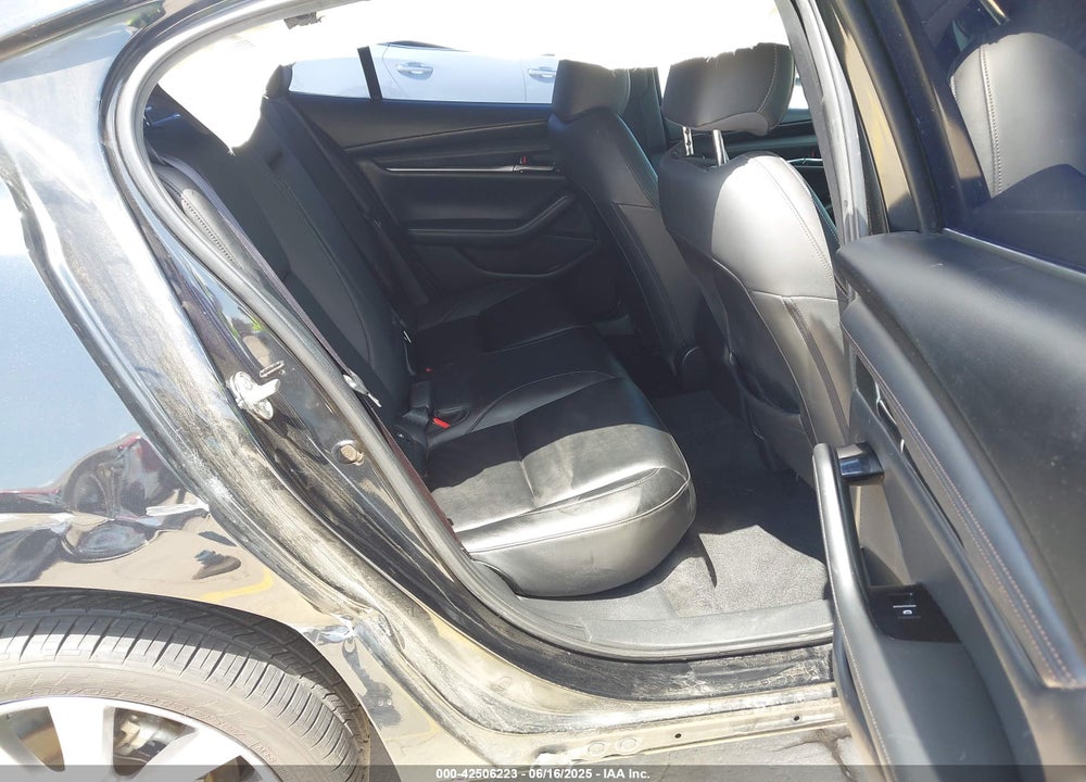 2019 MAZDA 3 VIN: JM1BPACL4K1110174