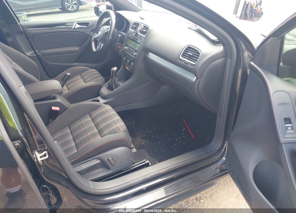 2013 VOLKSWAGEN GTI VIN: WVWGV7AJ8DW092526