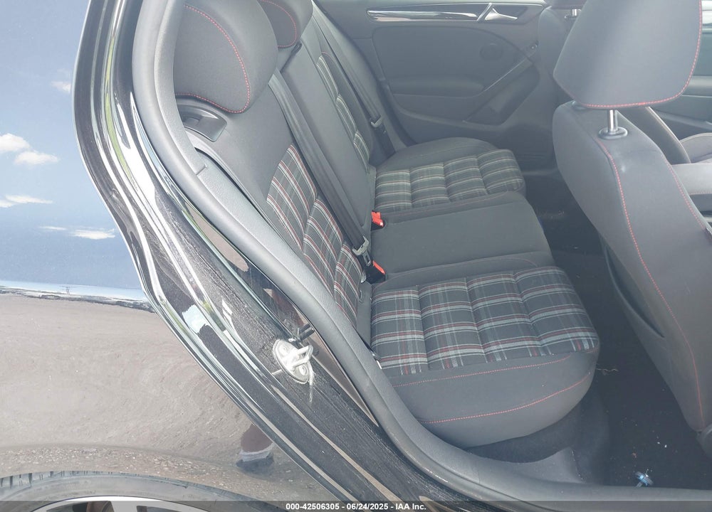 2013 VOLKSWAGEN GTI VIN: WVWGV7AJ8DW092526