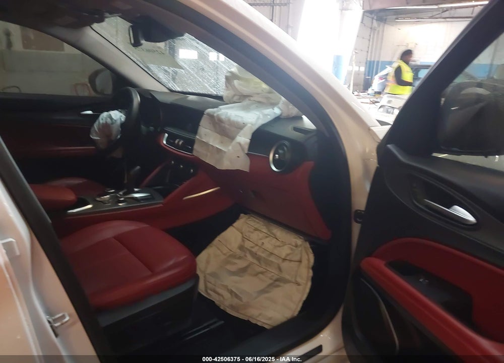 2021 ALFA ROMEO STELVIO VIN: ZASPAKBN1M7D10288