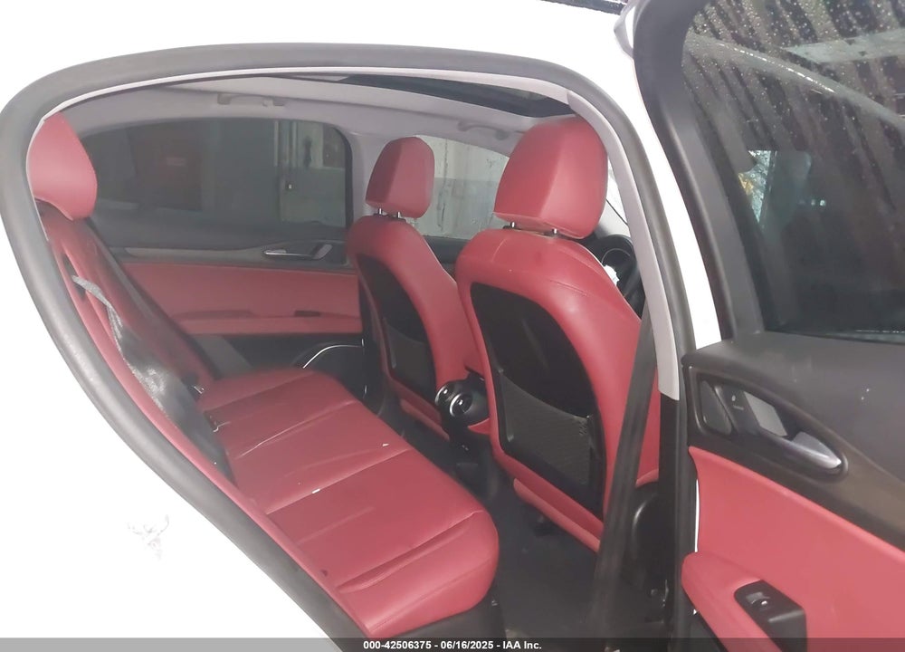 2021 ALFA ROMEO STELVIO VIN: ZASPAKBN1M7D10288