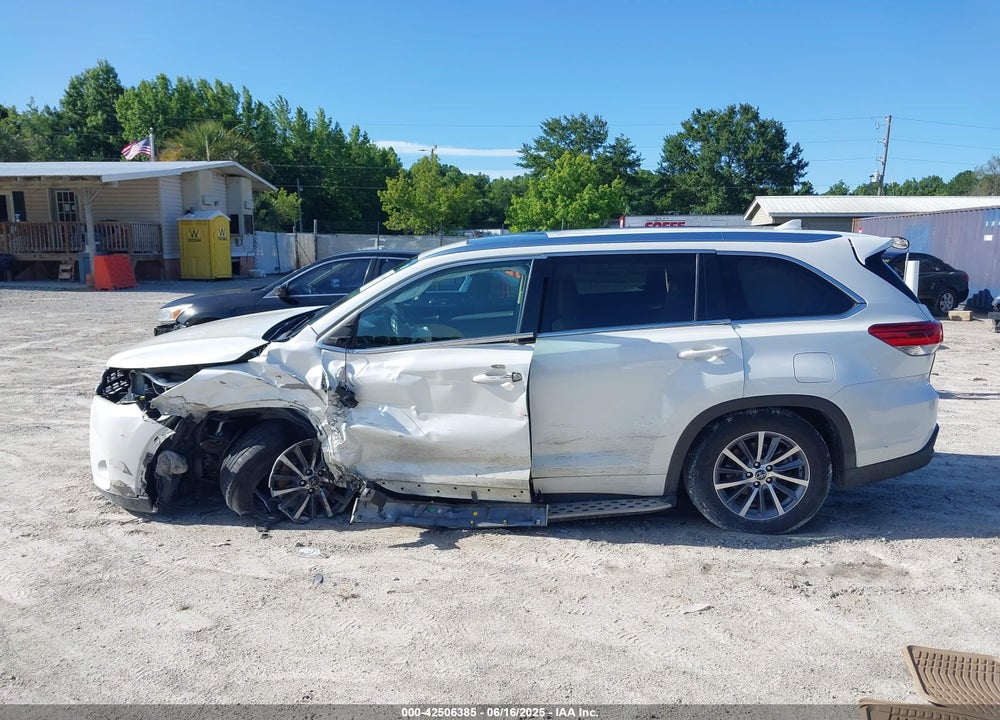 2017 TOYOTA HIGHLANDER VIN: 5TDKZRFH4HS525085
