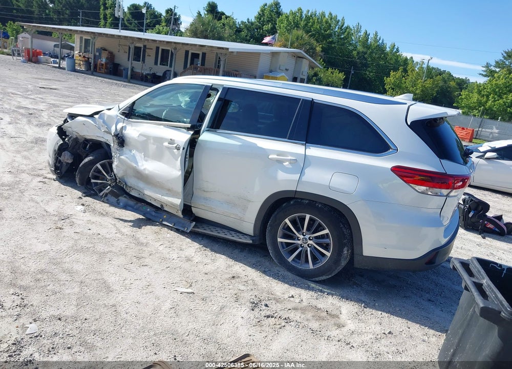 2017 TOYOTA HIGHLANDER VIN: 5TDKZRFH4HS525085
