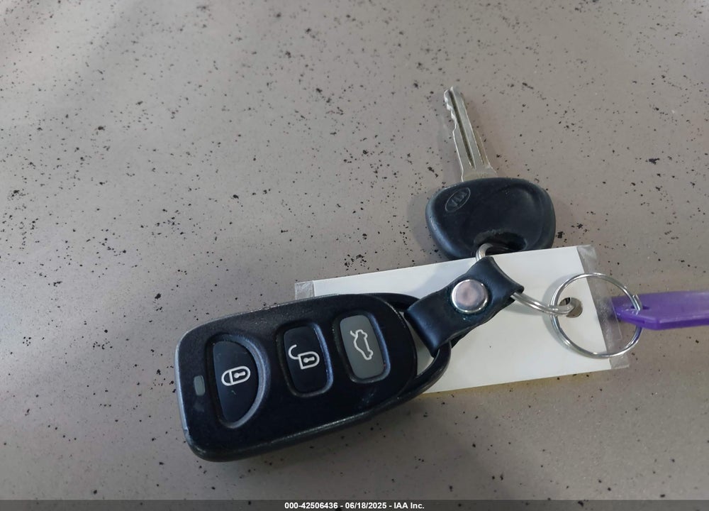 2007 KIA OPTIMA VIN: KNAGE123475153794
