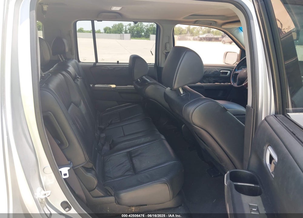 2010 HONDA PILOT TOURING VIN: 5FNYF3H88AB004152