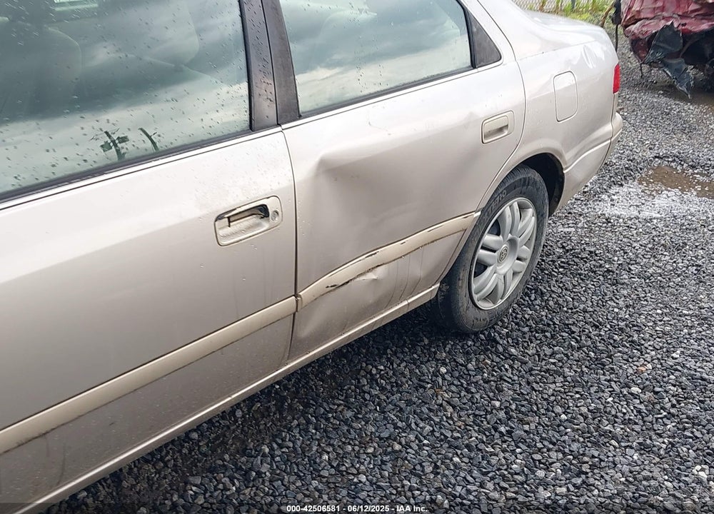 2001 TOYOTA CAMRY LE VIN: 4T1BG22K91U867787