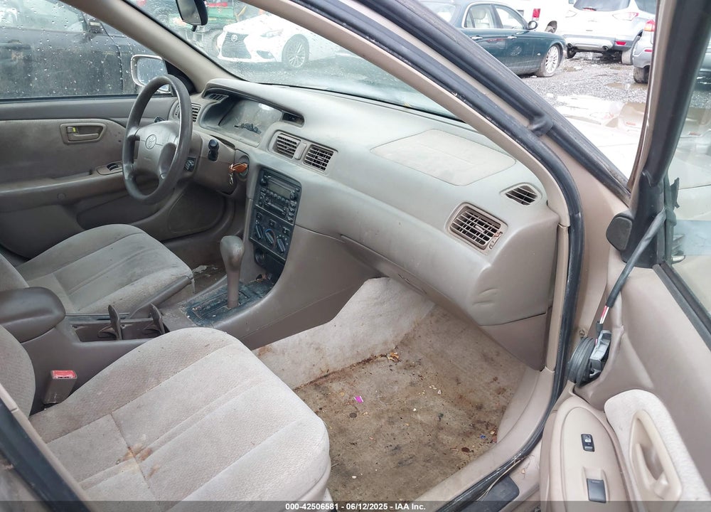 2001 TOYOTA CAMRY LE VIN: 4T1BG22K91U867787