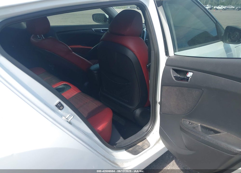 2012 HYUNDAI VELOSTER BASE W/RED/BLACK VIN: KMHTC6ADXCU050034