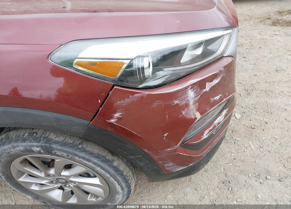 2017 HYUNDAI TUCSON SE VIN: KM8J3CA46HU417931