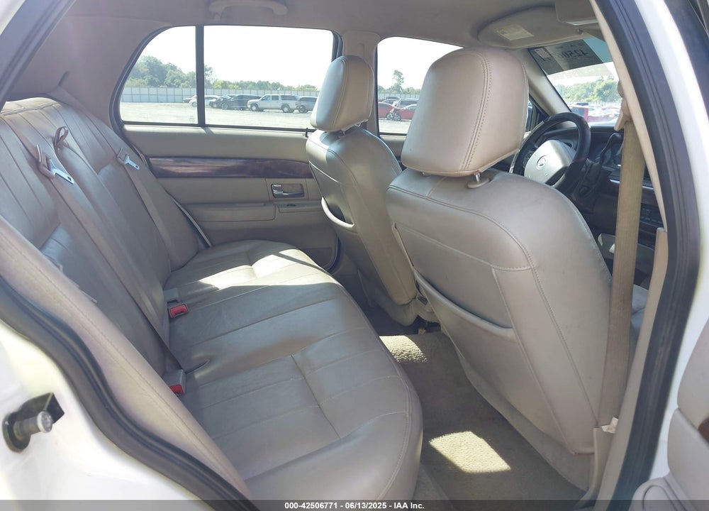 2007 MERCURY GRAND MARQUIS VIN: 2MEFM75V37X628558