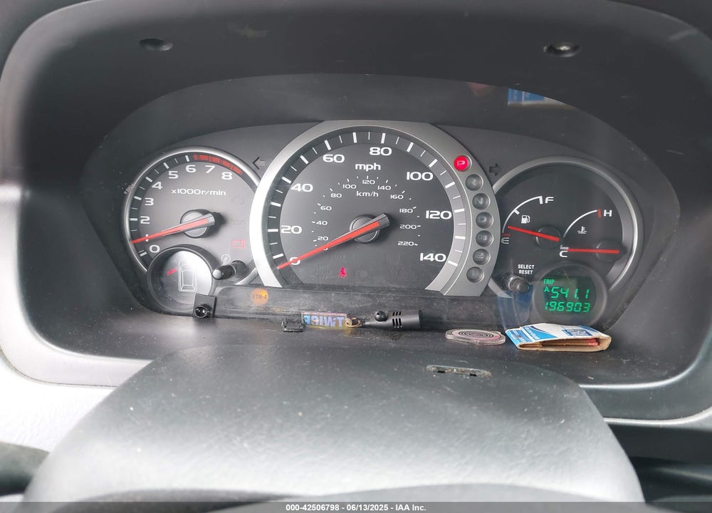 2005 HONDA PILOT VIN: 2HKYF18475H563670
