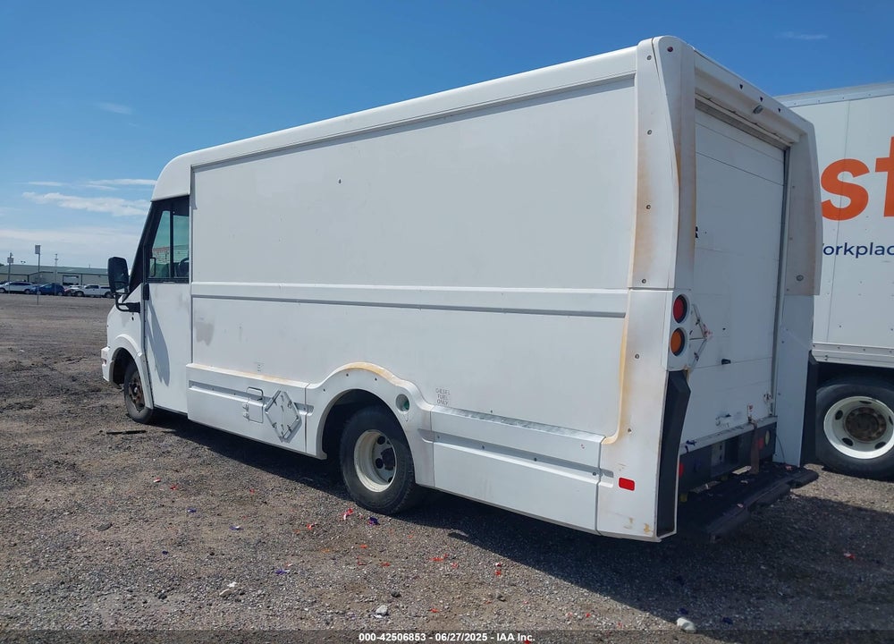 2013 ISUZU COMMERCIAL VAN VIN: JALB4T174D7W00817