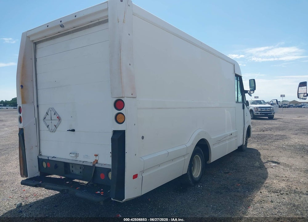 2013 ISUZU COMMERCIAL VAN VIN: JALB4T174D7W00817