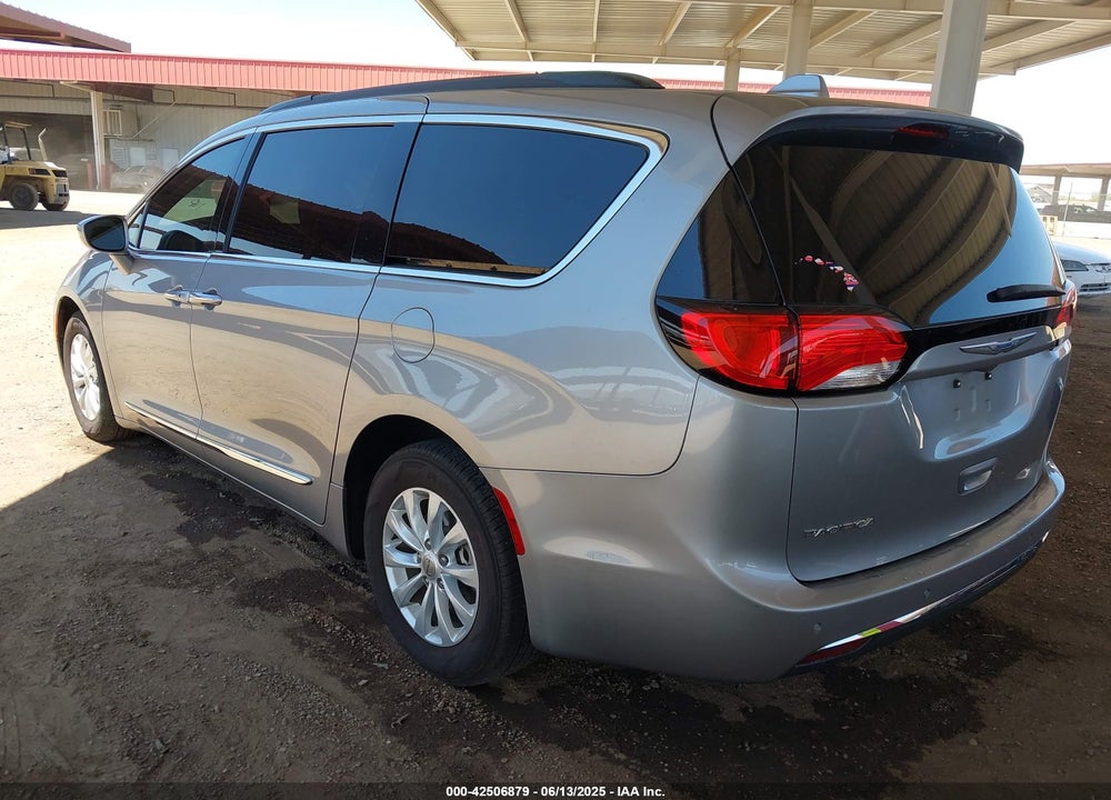 2017 CHRYSLER PACIFICA TOURING L VIN: 2C4RC1BG2HR702336