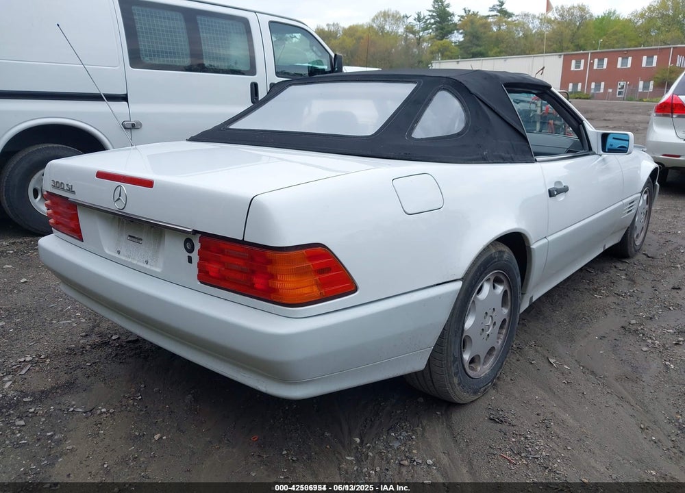 1992 MERCEDES-BENZ 300 SL VIN: WDBFA61E6NF042759