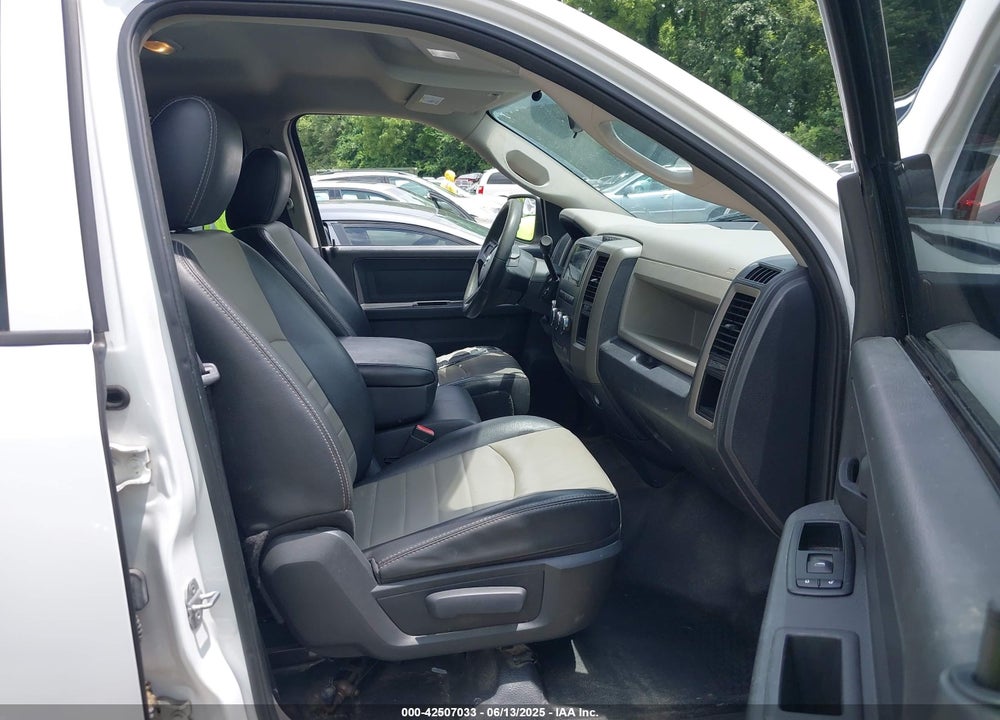 2011 RAM RAM 1500 VIN: 1D7RV1CP4BS582785