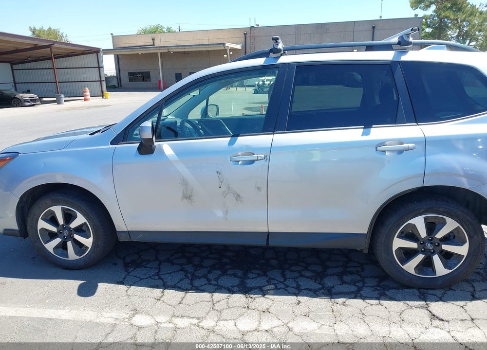 2018 SUBARU FORESTER VIN: JF2SJAGC8JH577102