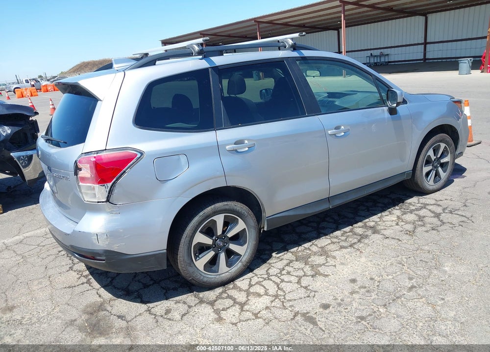 2018 SUBARU FORESTER VIN: JF2SJAGC8JH577102