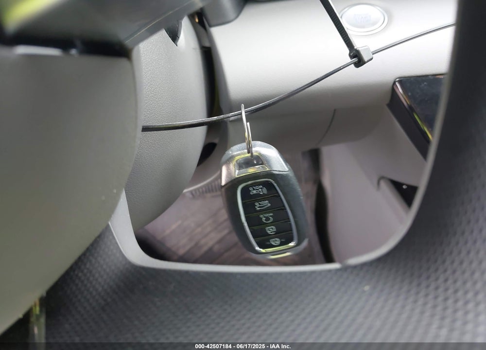 2023 HYUNDAI ELANTRA VIN: KMHLM4AG2PU617984