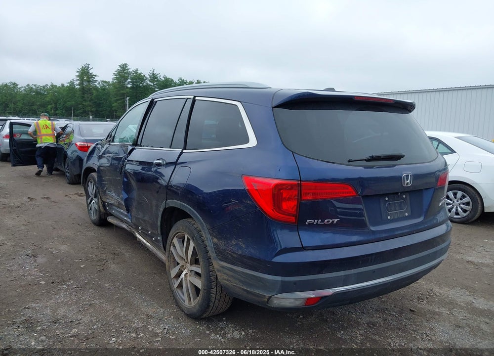 2017 HONDA PILOT VIN: 5FNYF6H99HB093136