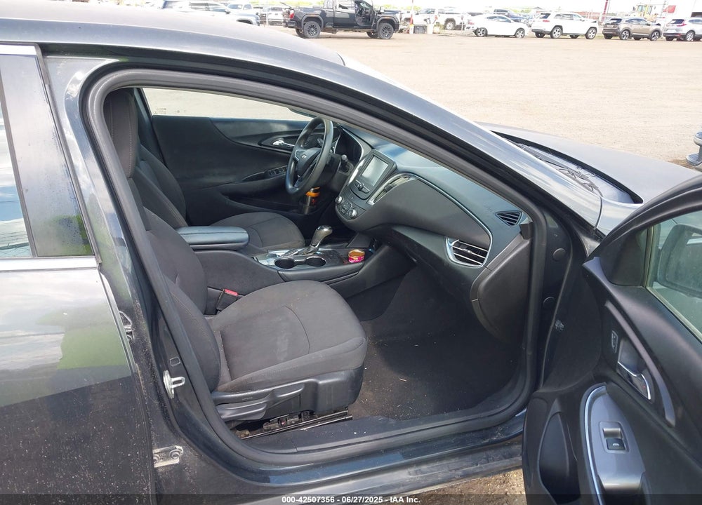 2018 CHEVROLET MALIBU VIN: 1G1ZD5STXJF137812