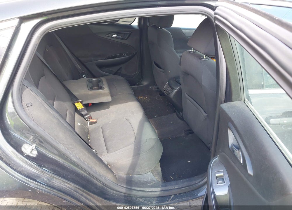 2018 CHEVROLET MALIBU VIN: 1G1ZD5STXJF137812
