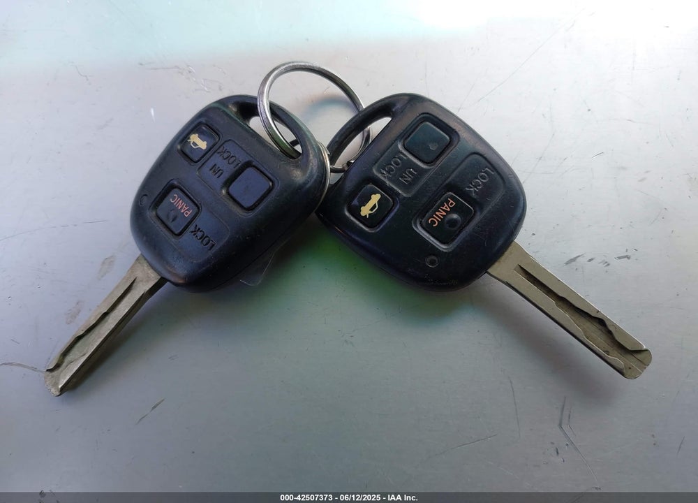2004 LEXUS ES 330 VIN: JTHBA30G840006427