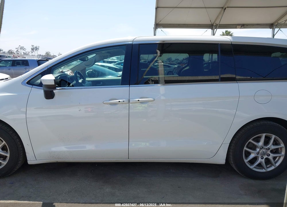 2022 CHRYSLER VOYAGER LX VIN: 2C4RC1CG2NR104452