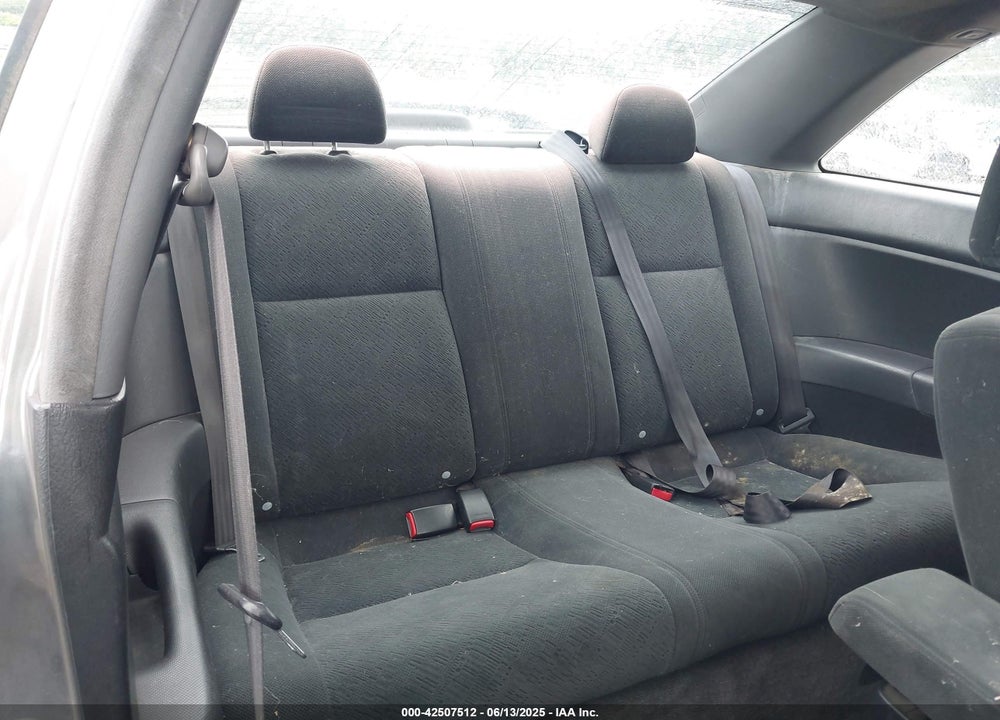 2005 HONDA CIVIC EX VIN: 1HGEM22945L050182