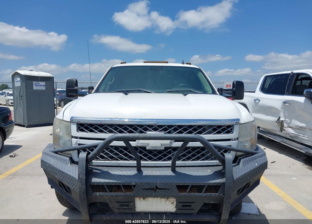 2011 CHEVROLET SILVERADO 3500HD LT VIN: 1GC4K0C80BF250013