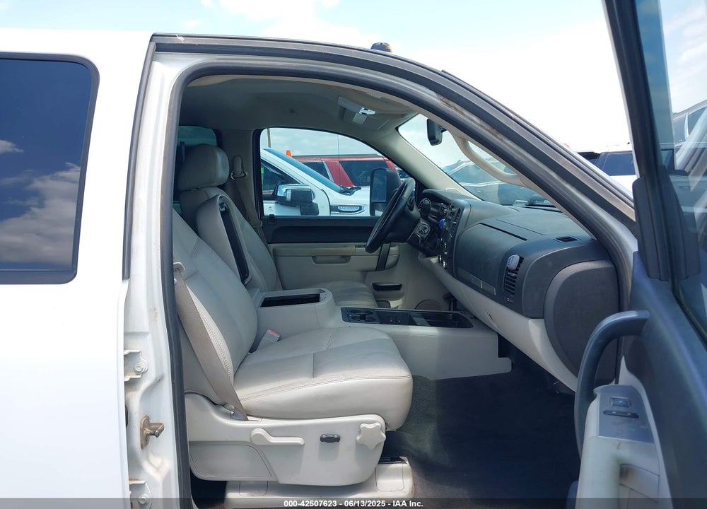 2011 CHEVROLET SILVERADO 3500HD LT VIN: 1GC4K0C80BF250013