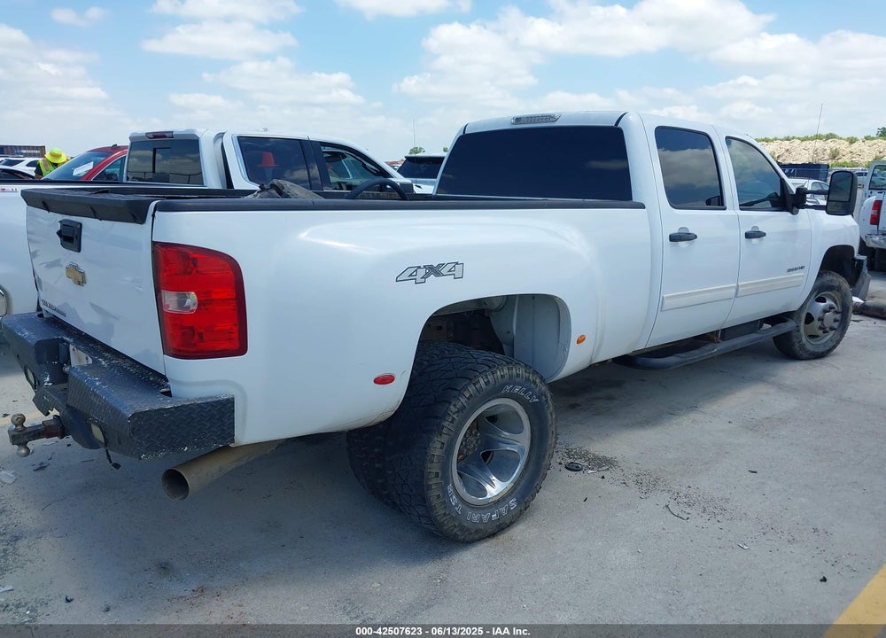 2011 CHEVROLET SILVERADO 3500HD LT VIN: 1GC4K0C80BF250013