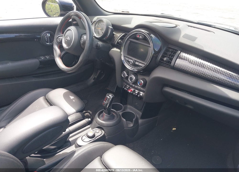 2021 MINI CONVERTIBLE VIN: WMWWJ5C0XM3M08622