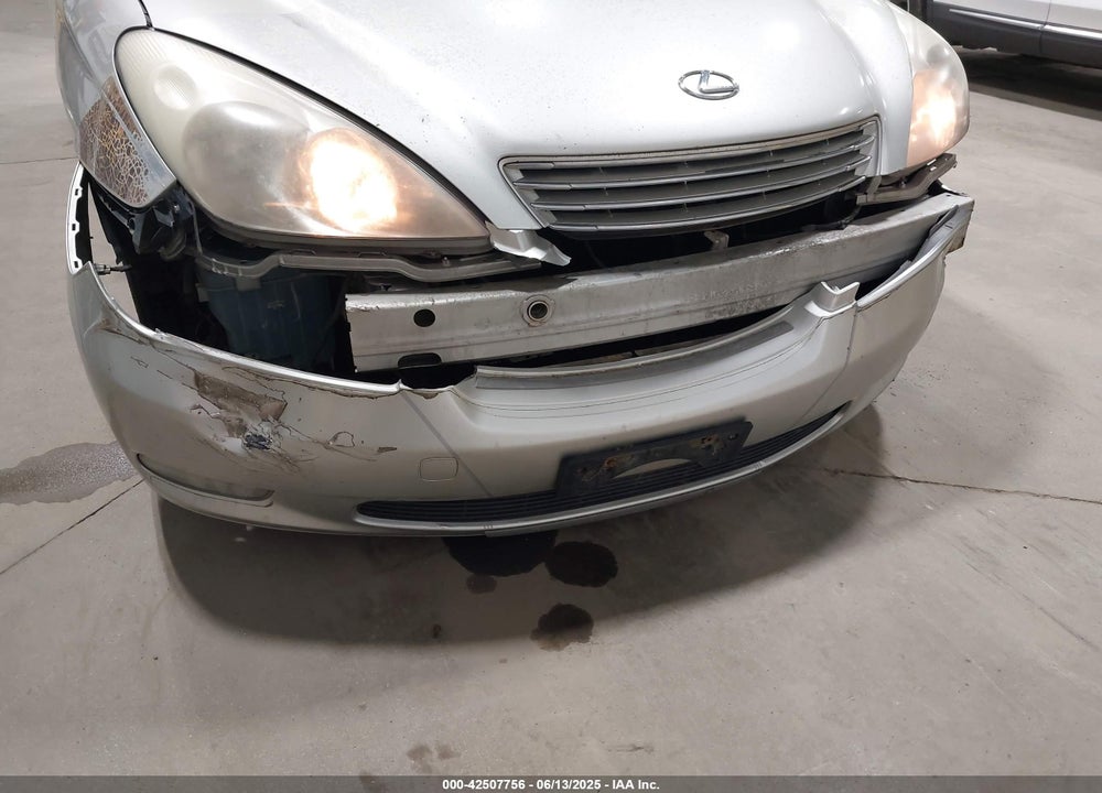 2004 LEXUS ES 330 VIN: JTHBA30G445004077