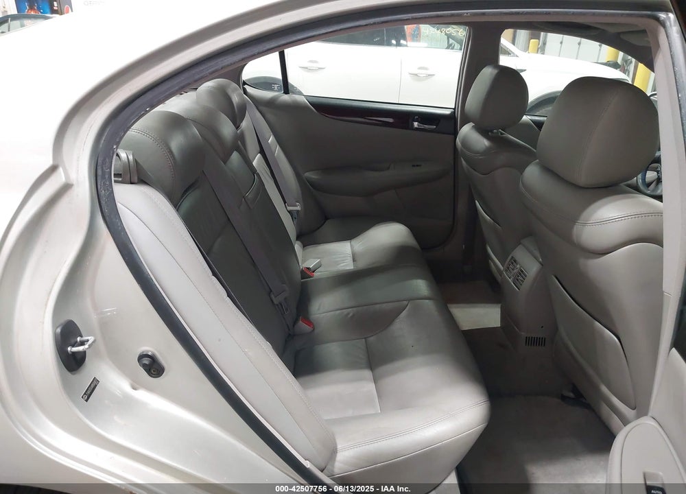 2004 LEXUS ES 330 VIN: JTHBA30G445004077