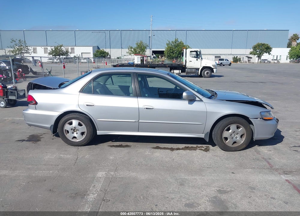 2001 HONDA ACCORD 3.0 EX VIN: 1HGCG16501A013183