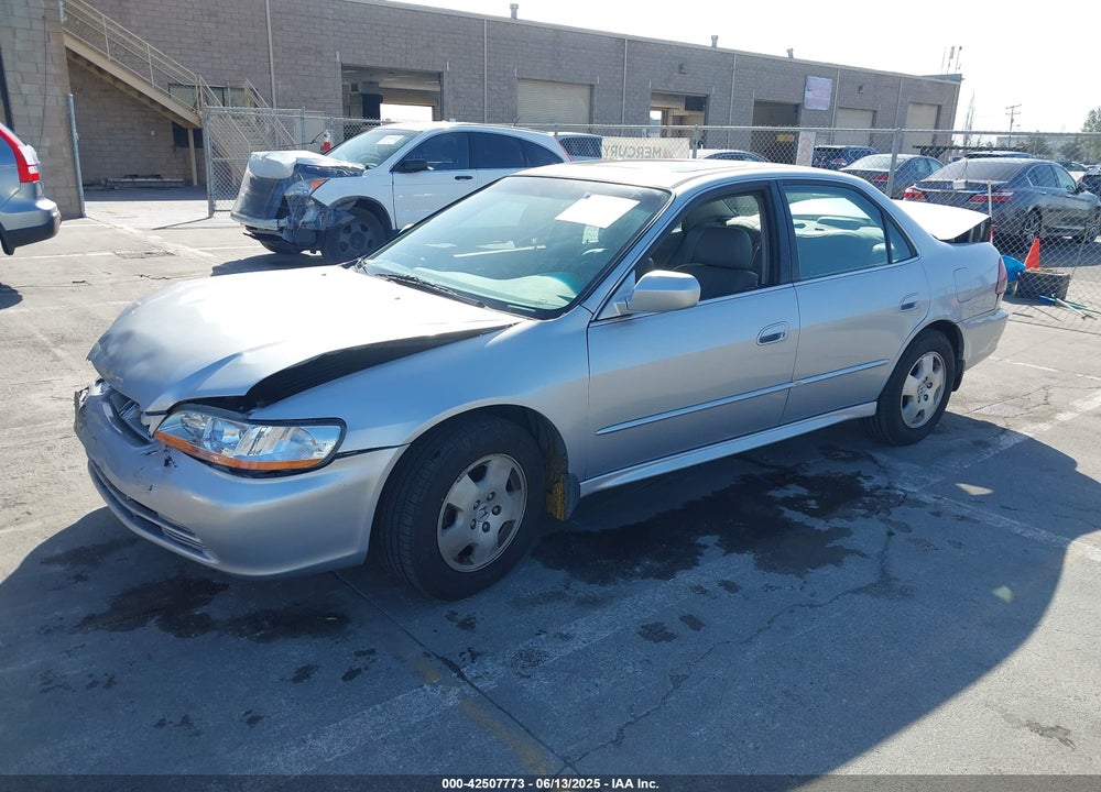 2001 HONDA ACCORD 3.0 EX VIN: 1HGCG16501A013183