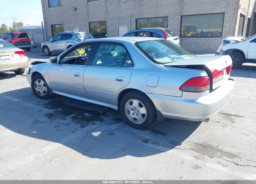 2001 HONDA ACCORD 3.0 EX VIN: 1HGCG16501A013183