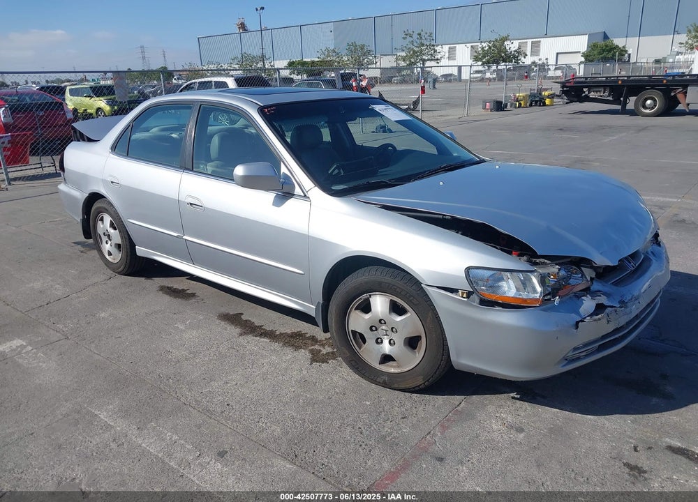 2001 HONDA ACCORD 3.0 EX VIN: 1HGCG16501A013183