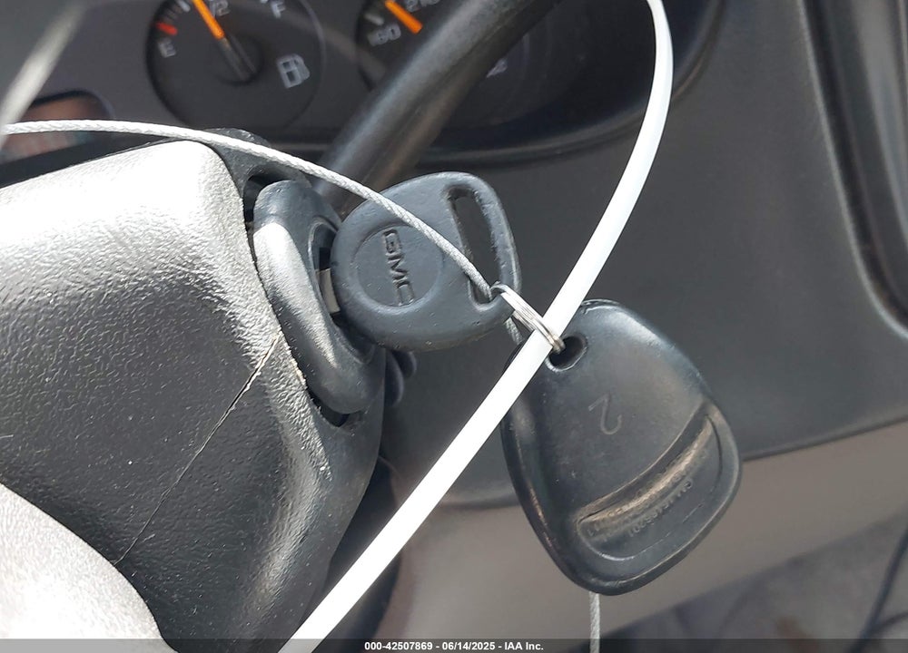 2004 GMC YUKON SLE VIN: 1GKEC13Z24R238063