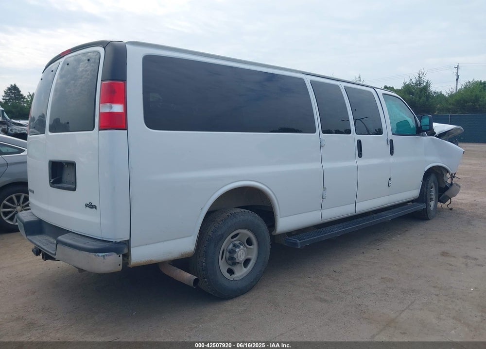2020 CHEVROLET EXPRESS PASSENGER RWD 3500 EXTENDED WHEELBASE LT VIN: 1GAZGPFGXL1162855