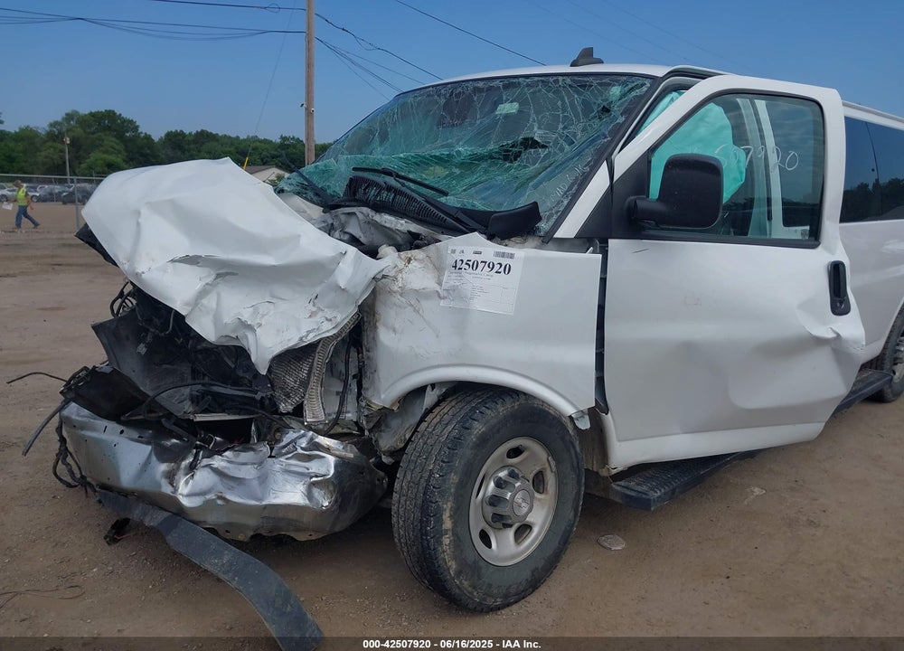 2020 CHEVROLET EXPRESS PASSENGER RWD 3500 EXTENDED WHEELBASE LT VIN: 1GAZGPFGXL1162855