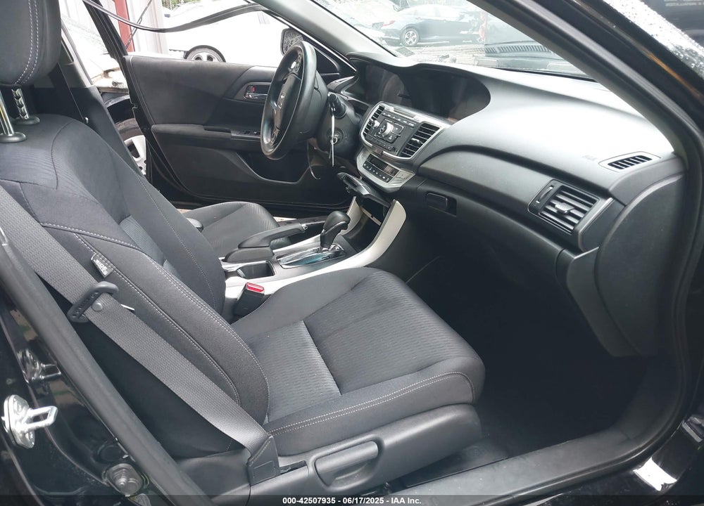 2013 HONDA ACCORD VIN: 1HGCR2F31DA250428