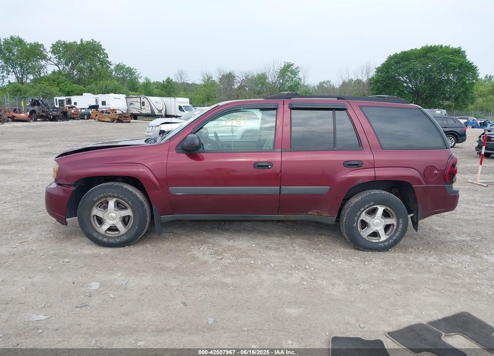 2005 CHEVROLET TRAILBLAZER LS VIN: 1GNDT13S052218597