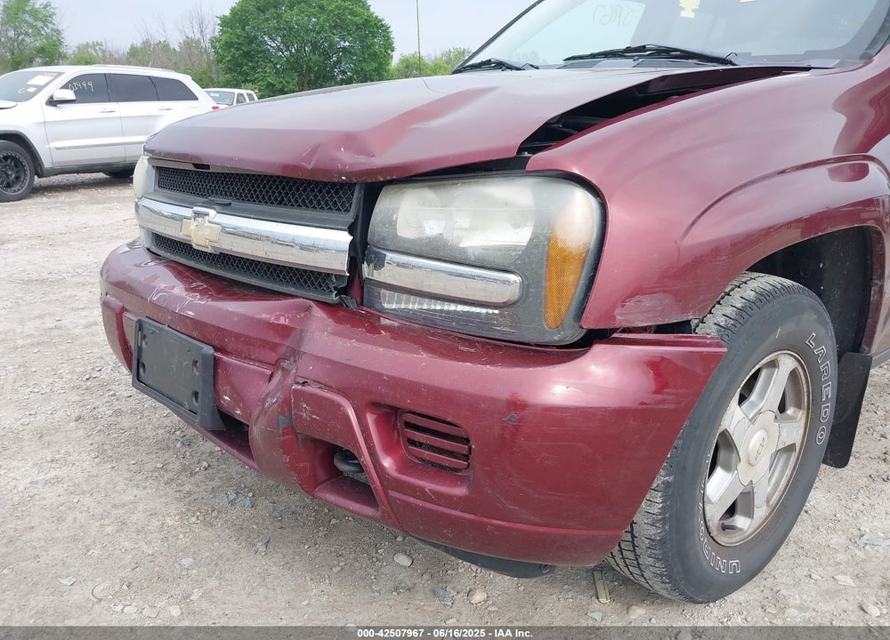 2005 CHEVROLET TRAILBLAZER LS VIN: 1GNDT13S052218597