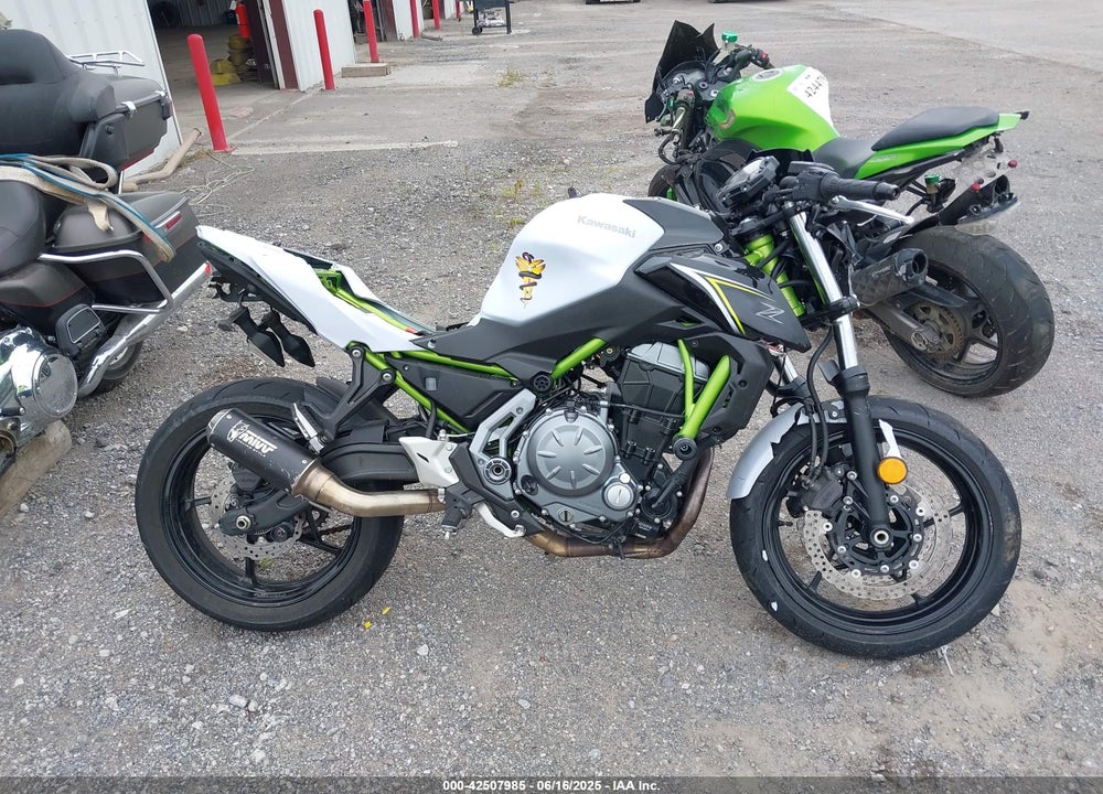 2017 KAWASAKI ER650 H VIN: JKAEREH17HDA05686