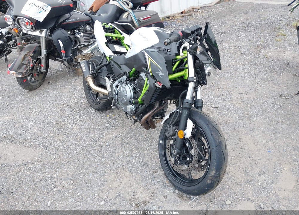 2017 KAWASAKI ER650 H VIN: JKAEREH17HDA05686