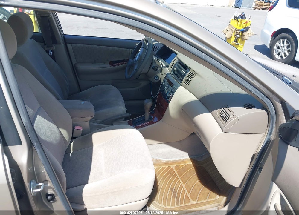 2005 TOYOTA COROLLA LE VIN: 1NXBR32E55Z377685
