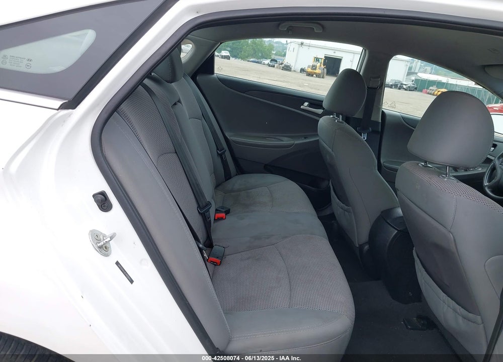 2014 HYUNDAI SONATA GLS VIN: 5NPEB4AC0EH858062